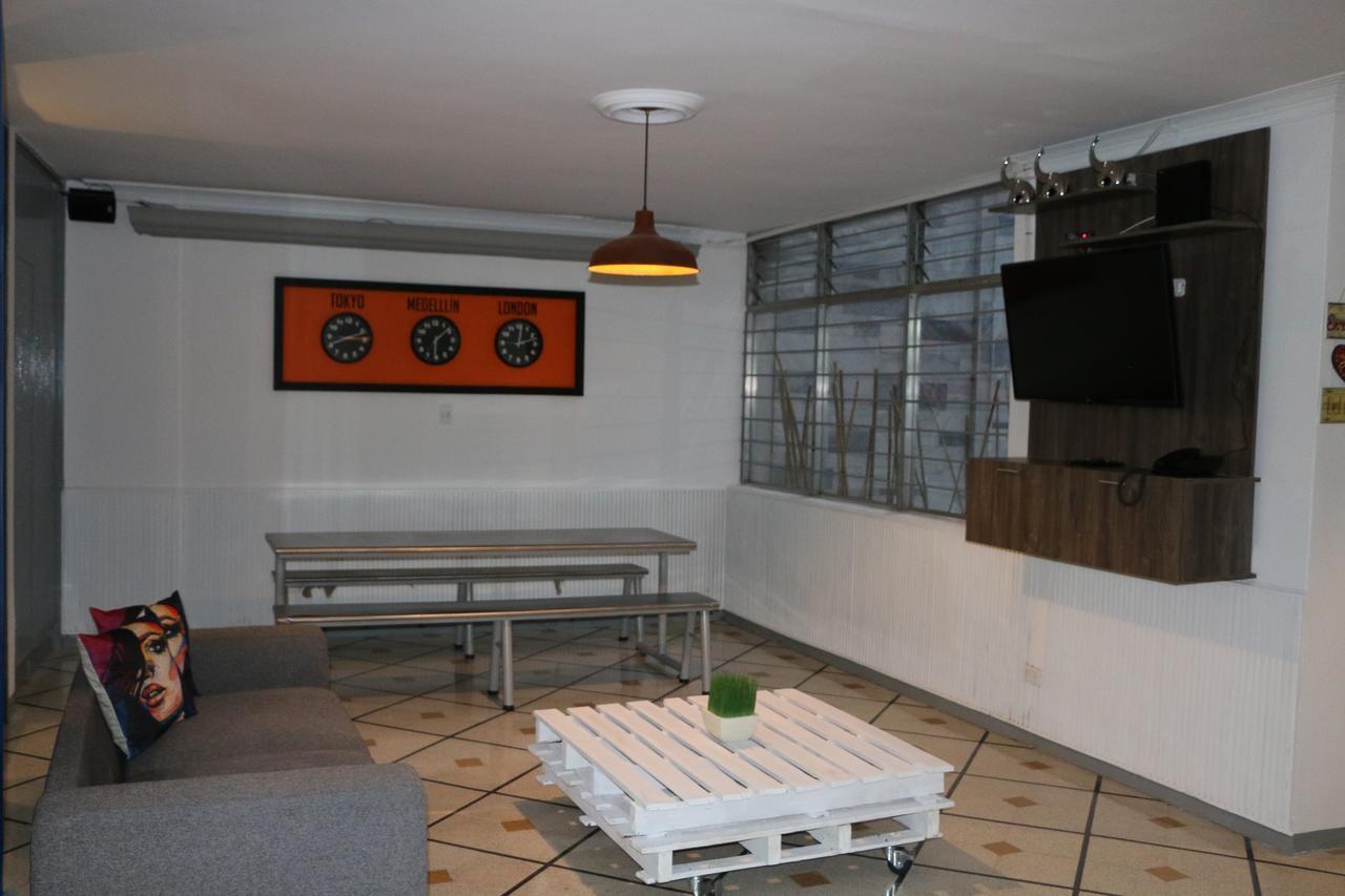 Backpackers Inn Medellín Zewnętrze zdjęcie